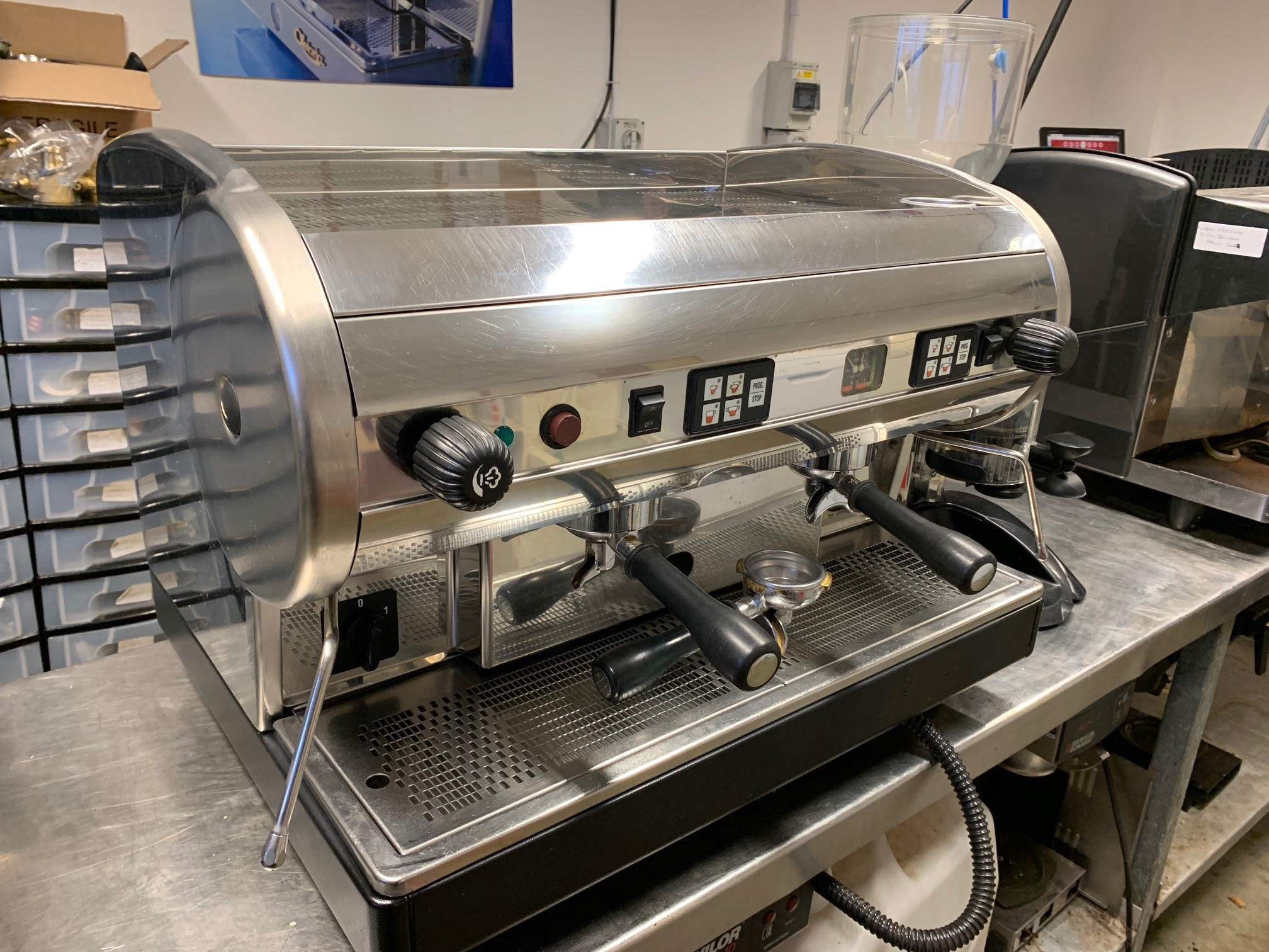 Lisa 2 group Espresso Machine + Iberital Grinder £950+vat The Calypso Coffee Company